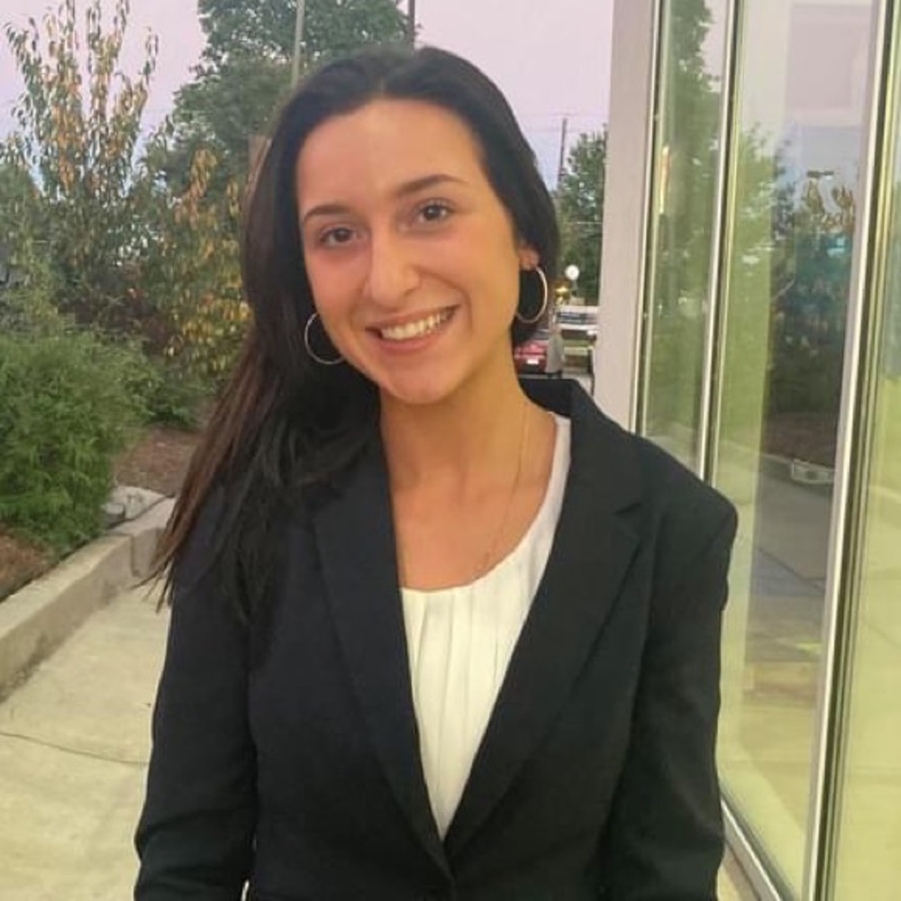 Meet your Posher, Makenzie